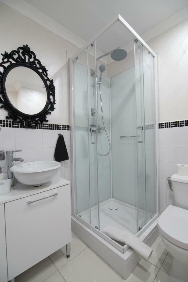 The White Apartment Варшава Экстерьер фото