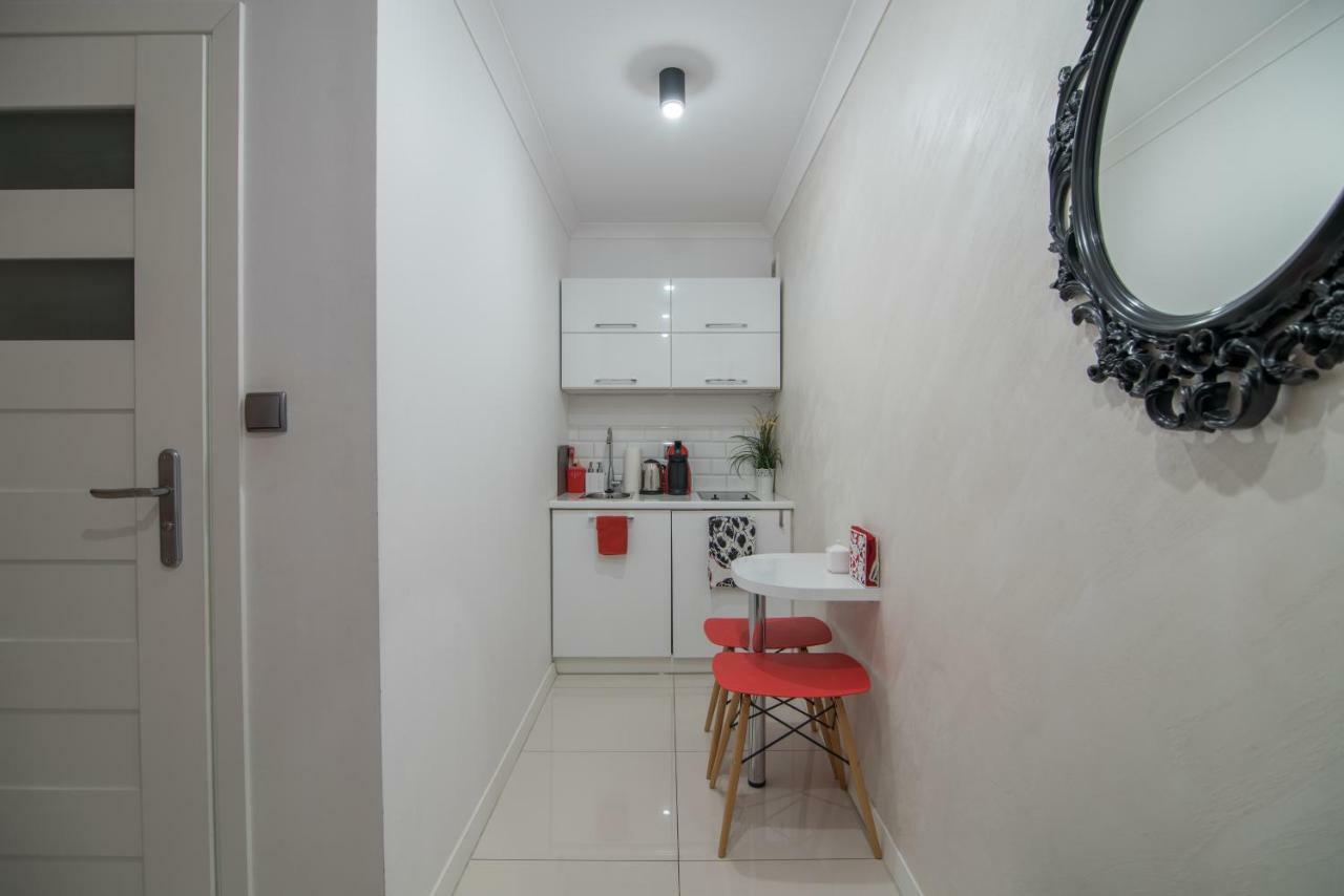 The White Apartment Варшава Экстерьер фото